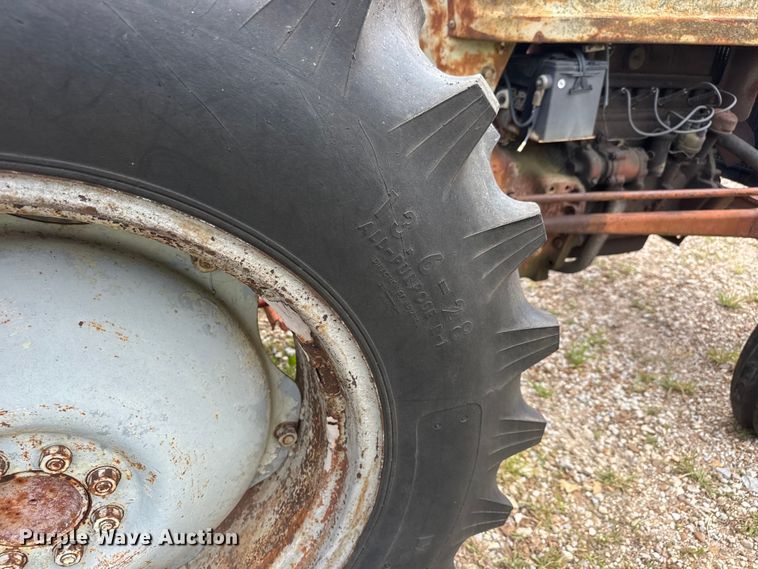 image for item NJ9210 Ford 630 tractor