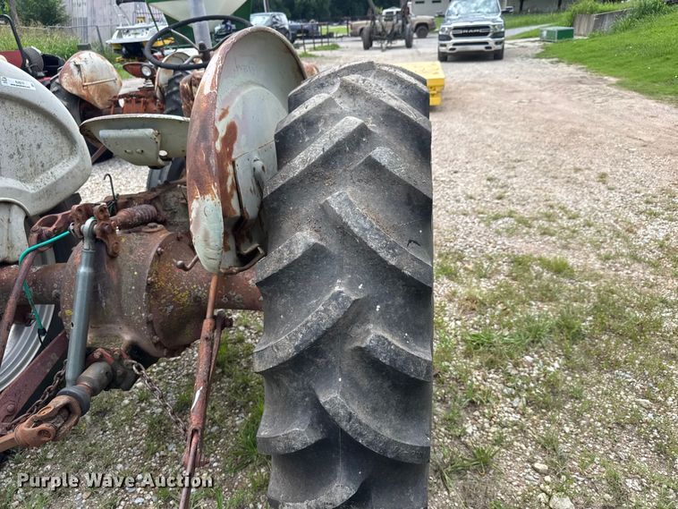 image for item NJ9210 Ford 630 tractor