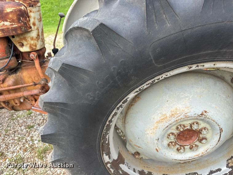 image for item NJ9210 Ford 630 tractor