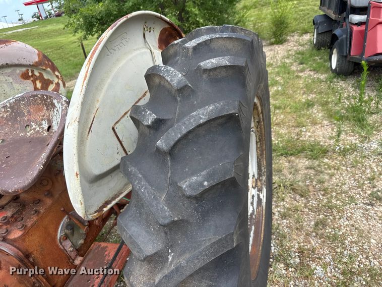 image for item NJ9210 Ford 630 tractor