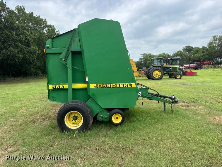 image for item NJ9211 John Deere 566-5x6 round baler