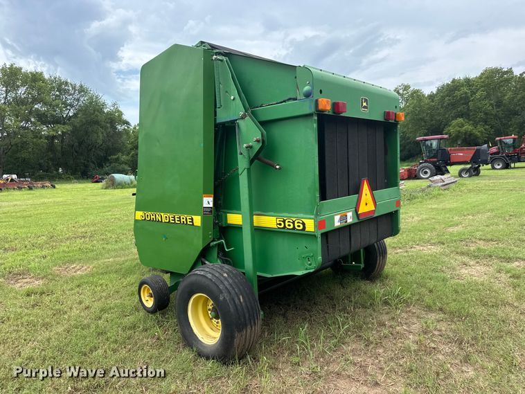 image for item NJ9211 John Deere 566-5x6 round baler