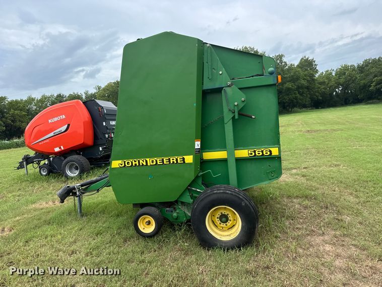 image for item NJ9211 John Deere 566-5x6 round baler