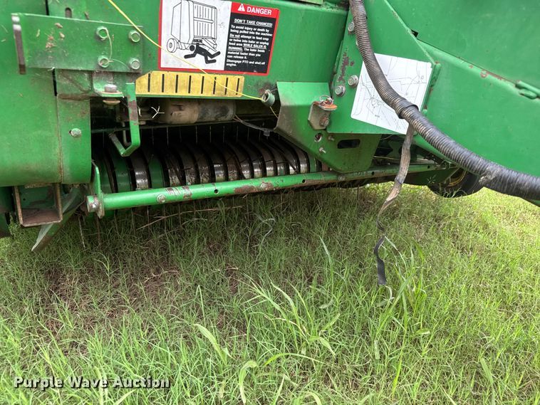 image for item NJ9211 John Deere 566-5x6 round baler