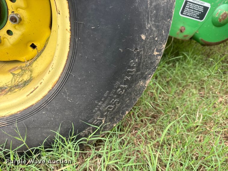 image for item NJ9211 John Deere 566-5x6 round baler