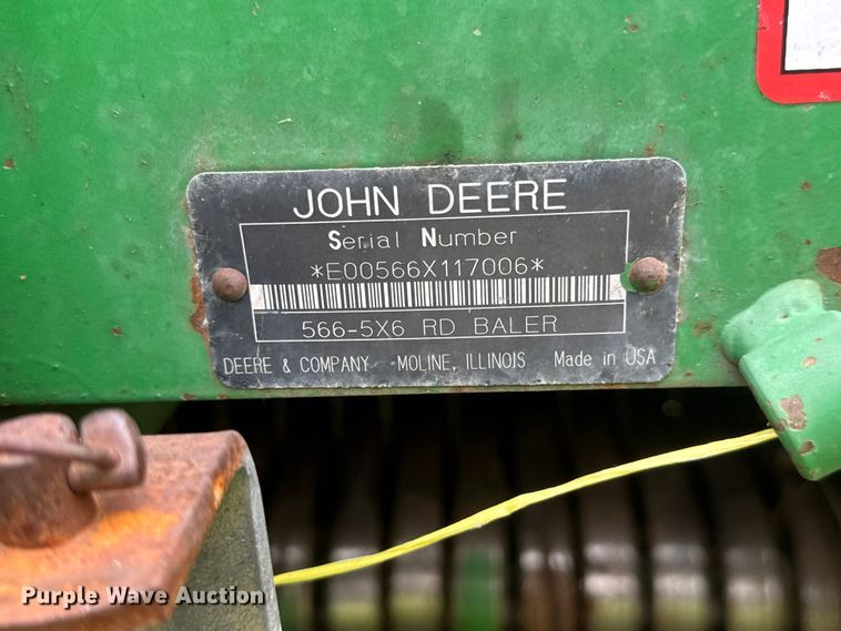 image for item NJ9211 John Deere 566-5x6 round baler