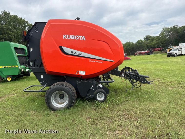 image for item NJ9212 2019 Kubota BV4180 round baler