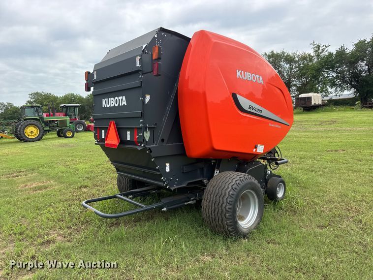 image for item NJ9212 2019 Kubota BV4180 round baler