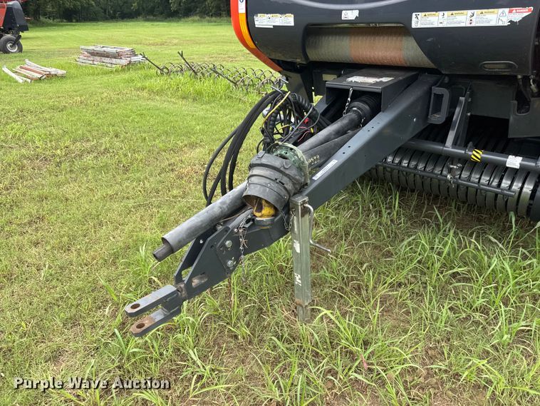 image for item NJ9212 2019 Kubota BV4180 round baler