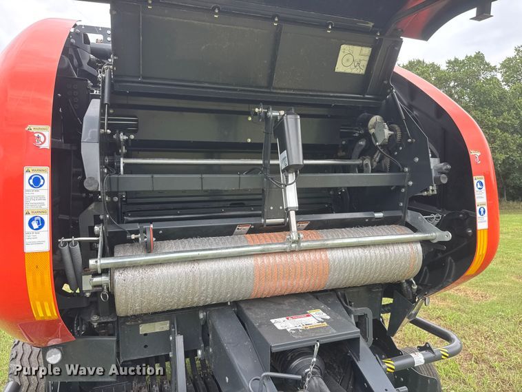 image for item NJ9212 2019 Kubota BV4180 round baler
