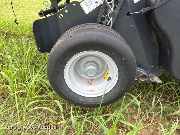image for item NJ9212 2019 Kubota BV4180 round baler