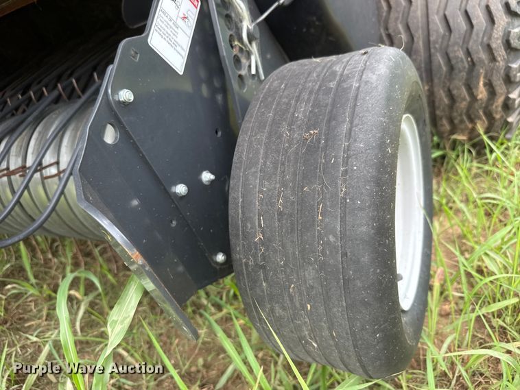 image for item NJ9212 2019 Kubota BV4180 round baler