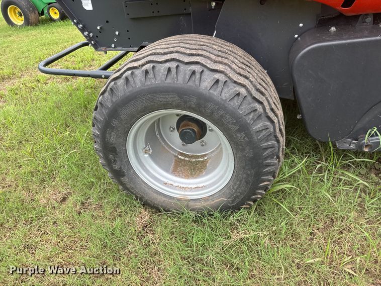 image for item NJ9212 2019 Kubota BV4180 round baler