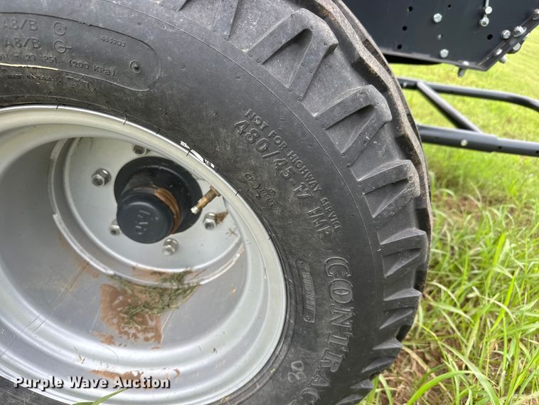 image for item NJ9212 2019 Kubota BV4180 round baler