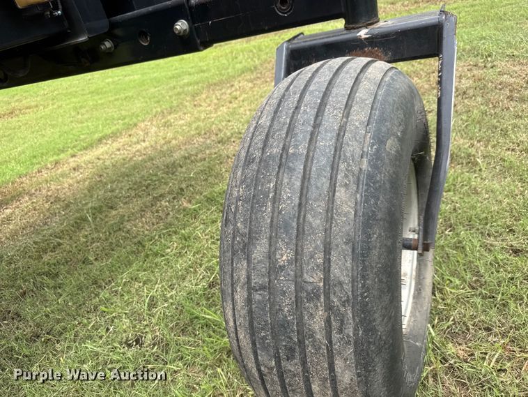 image for item NJ9214 2006 Case IH WDX1902 swather / windrower