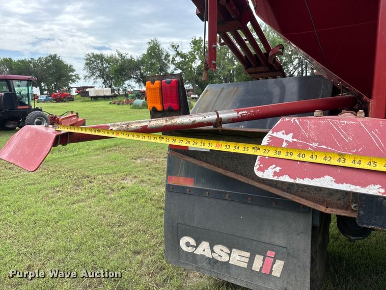 image for item NJ9215 Case IH 4520 Titan spreader