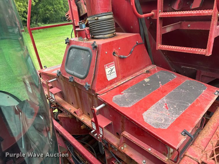 image for item NJ9215 Case IH 4520 Titan spreader