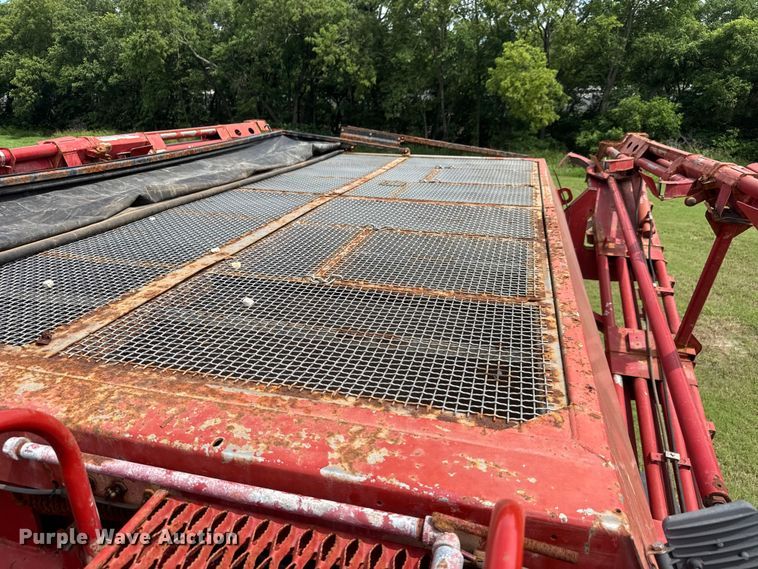 image for item NJ9215 Case IH 4520 Titan spreader