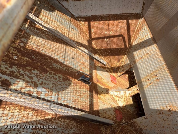 image for item NJ9215 Case IH 4520 Titan spreader