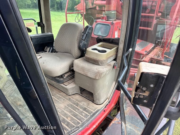 image for item NJ9215 Case IH 4520 Titan spreader