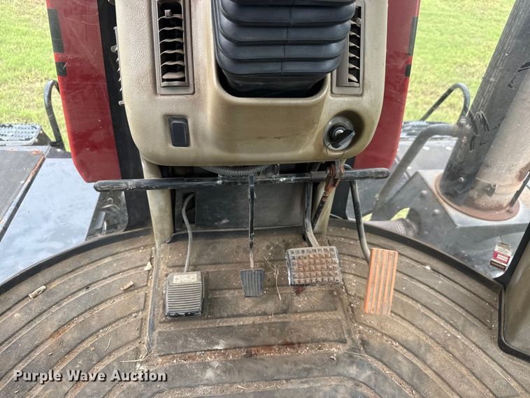 image for item NJ9215 Case IH 4520 Titan spreader