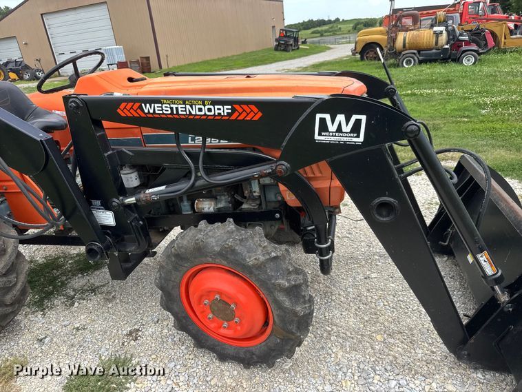 image for item NJ9217 Kubota L295DT MFWD tractor