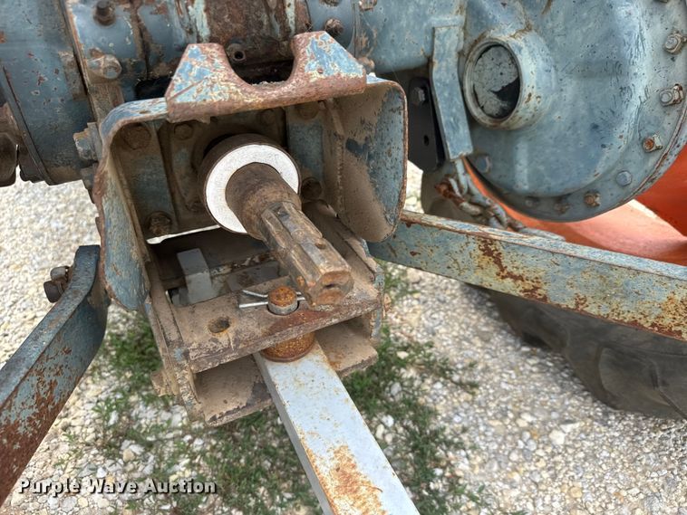 image for item NJ9217 Kubota L295DT MFWD tractor