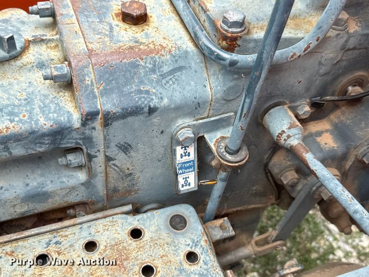 image for item NJ9217 Kubota L295DT MFWD tractor