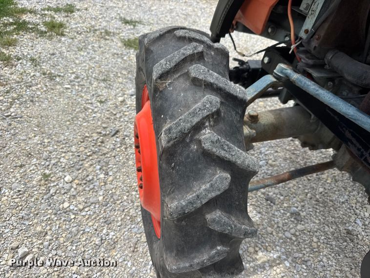 image for item NJ9217 Kubota L295DT MFWD tractor