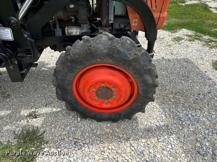image for item NJ9217 Kubota L295DT MFWD tractor
