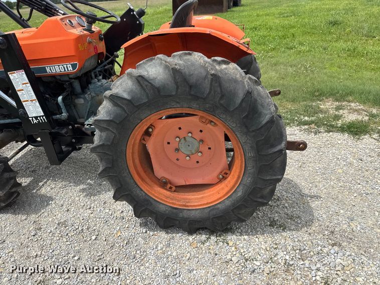 image for item NJ9217 Kubota L295DT MFWD tractor
