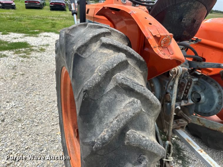 image for item NJ9217 Kubota L295DT MFWD tractor