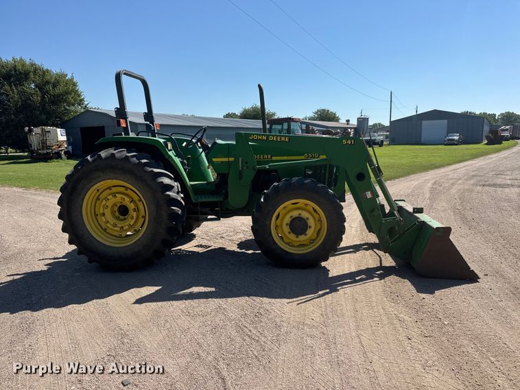 image for item NJ9231 1999 John Deere 5510 MFWD tractor
