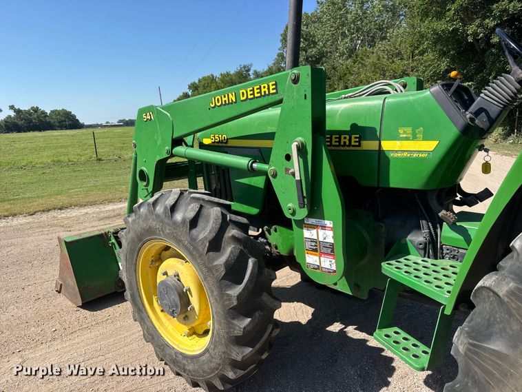 image for item NJ9231 1999 John Deere 5510 MFWD tractor