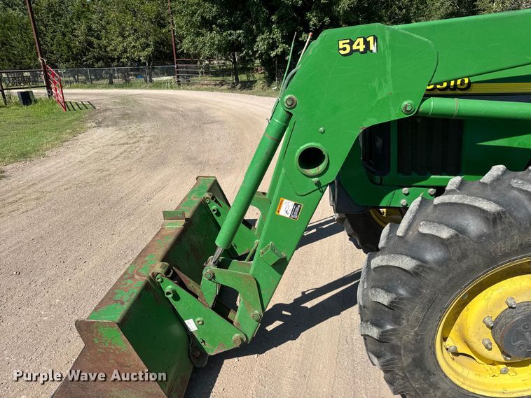 image for item NJ9231 1999 John Deere 5510 MFWD tractor