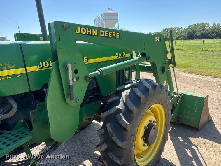 image for item NJ9231 1999 John Deere 5510 MFWD tractor