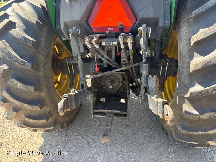 image for item NJ9231 1999 John Deere 5510 MFWD tractor