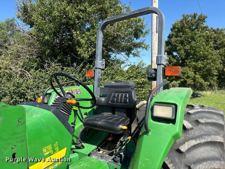 image for item NJ9231 1999 John Deere 5510 MFWD tractor