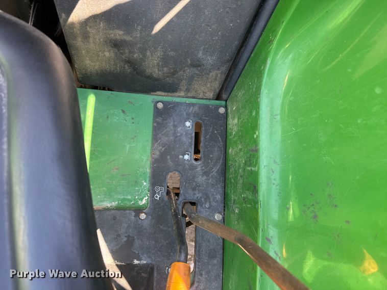 image for item NJ9231 1999 John Deere 5510 MFWD tractor