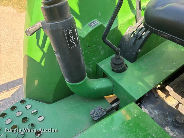 image for item NJ9231 1999 John Deere 5510 MFWD tractor