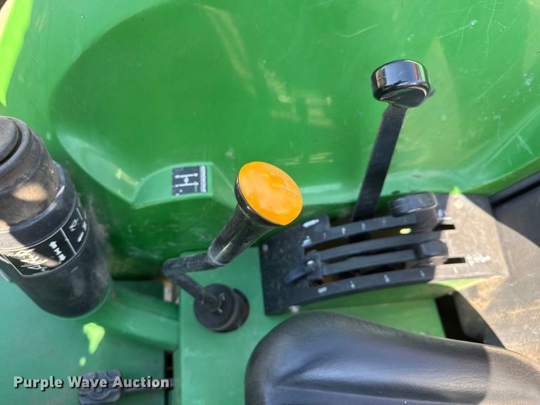 image for item NJ9231 1999 John Deere 5510 MFWD tractor