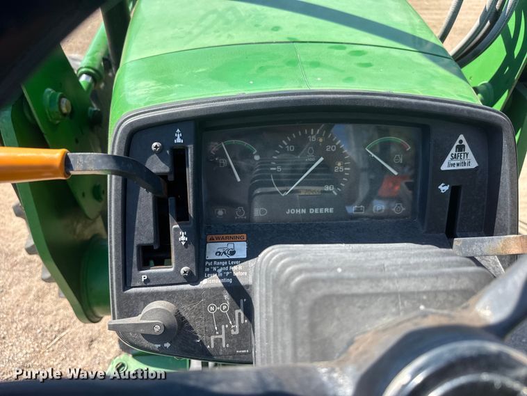 image for item NJ9231 1999 John Deere 5510 MFWD tractor