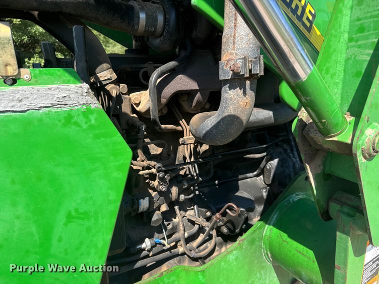 image for item NJ9231 1999 John Deere 5510 MFWD tractor