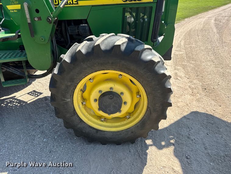 image for item NJ9231 1999 John Deere 5510 MFWD tractor