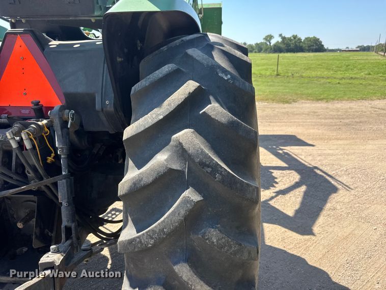 image for item NJ9231 1999 John Deere 5510 MFWD tractor