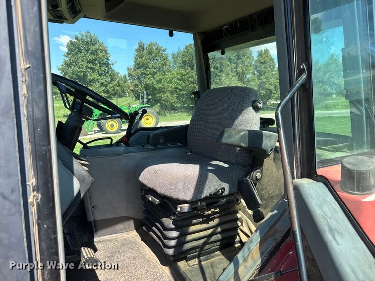 image for item NJ9232 Case IH 7220 MFWD tractor