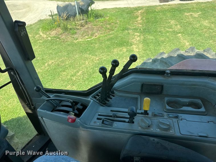 image for item NJ9232 Case IH 7220 MFWD tractor
