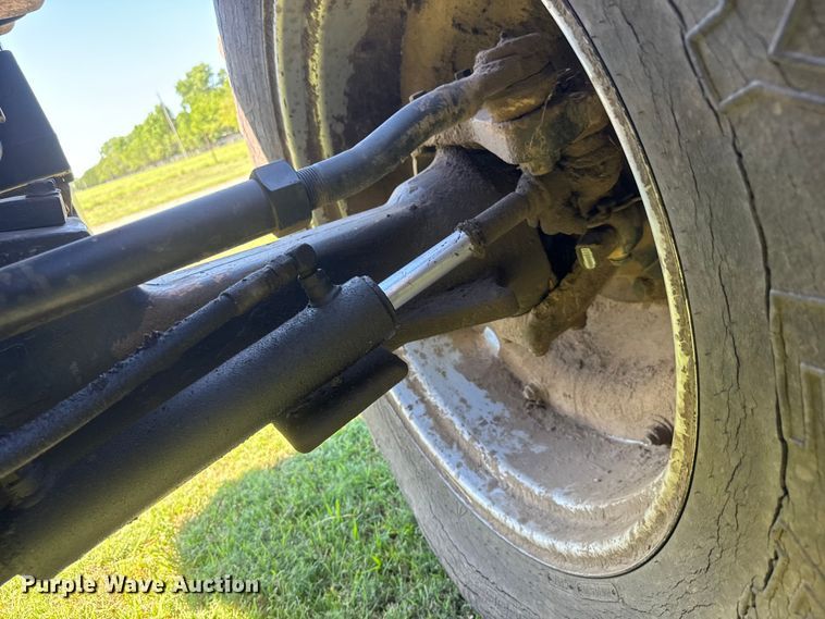 image for item NJ9232 Case IH 7220 MFWD tractor