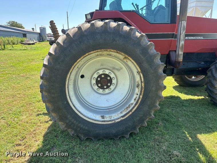 image for item NJ9232 Case IH 7220 MFWD tractor