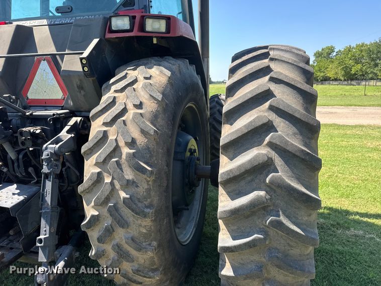 image for item NJ9232 Case IH 7220 MFWD tractor